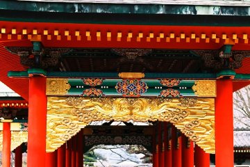 <p>One of the corridors on the wings of &#39;Koyomon Gate&#39;. The multi-colored gorgeous decorations flabbergasted me!</p>